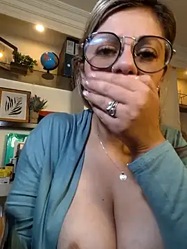 Snapshot of Cata_Office-12 chatting on January 2025 02:51:01 PM Cata Office-12 online show from January 2025 02:51:01 PM