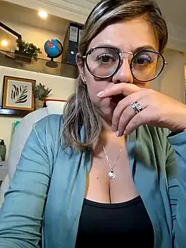 Snapshot of Cata_Office-12 chatting on January 2025 08:55:01 PM Cata Office-12 online show from January 2025 08:55:01 PM