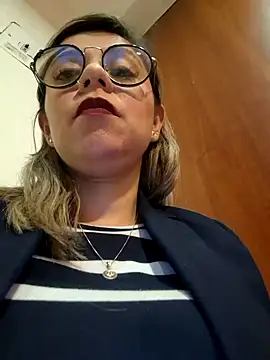 Snapshot of Cata_Office-12 chatting on January 2025 07:44:02 PM Cata Office-12 online show from January 2025 07:44:02 PM