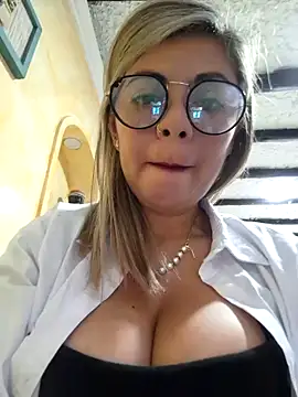 Snapshot of Cata_Office-12 chatting on January 2025 08:07:02 PM Cata Office-12 online show from January 2025 08:07:02 PM