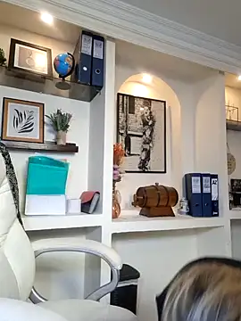 Snapshot of Cata_Office-12 chatting on January 2025 08:35:01 PM Cata Office-12 online show from January 2025 08:35:01 PM