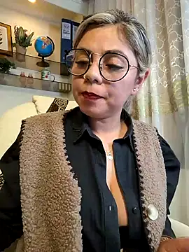 Snapshot of Cata_Office-12 chatting on January 2025 05:17:01 PM Cata Office-12 online show from January 2025 05:17:01 PM