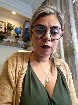 Snapshot of Cata_Office-12 chatting on January 2025 07:51:01 PM Cata Office-12 online show from January 2025 07:51:01 PM