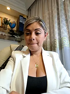 Snapshot of Cata_Office-12 chatting on February 2025 01:54:01 PM Cata Office-12 online show from February 2025 01:54:01 PM