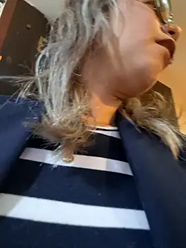 Snapshot of Cata_Office-12 chatting on February 2025 03:10:02 PM Cata Office-12 online show from February 2025 03:10:02 PM