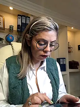 Snapshot of Cata_Office-12 chatting on February 2025 03:16:01 PM Cata Office-12 online show from February 2025 03:16:01 PM