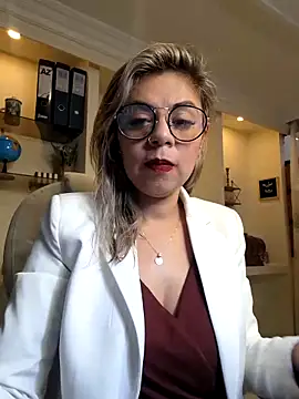 Snapshot of Cata_Office-12 chatting on February 2025 02:33:01 PM Cata Office-12 online show from February 2025 02:33:01 PM