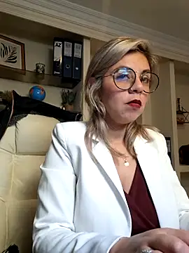 Snapshot of Cata_Office-12 chatting on February 2025 08:43:02 PM Cata Office-12 online show from February 2025 08:43:02 PM