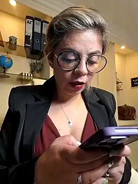 Snapshot of Cata_Office-12 chatting on February 2025 02:35:02 PM Cata Office-12 online show from February 2025 02:35:02 PM