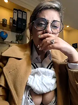 Snapshot of Cata_Office-12 chatting on February 2025 09:43:01 PM Cata Office-12 online show from February 2025 09:43:01 PM