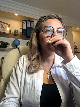 Snapshot of Cata_Office-12 chatting on February 2025 08:44:01 PM Cata Office-12 online show from February 2025 08:44:01 PM