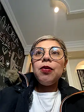 Snapshot of Cata_Office-12 chatting on February 2025 07:37:02 PM Cata Office-12 online show from February 2025 07:37:02 PM