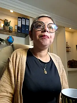 Snapshot of Cata_Office-12 chatting on March 2025 02:59:02 PM Cata Office-12 online show from March 2025 02:59:02 PM