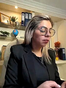 Snapshot of Cata_Office-12 chatting on March 2025 05:50:02 PM Cata Office-12 online show from March 2025 05:50:02 PM