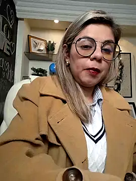 Snapshot of Cata_Office-12 chatting on March 2025 08:19:02 PM Cata Office-12 online show from March 2025 08:19:02 PM