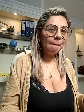 Snapshot of Cata_Office-12 chatting on March 2025 04:24:01 PM Cata Office-12 online show from March 2025 04:24:01 PM