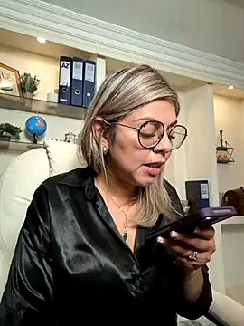 Snapshot of Cata_Office-12 chatting on March 2025 08:40:01 PM Cata Office-12 online show from March 2025 08:40:01 PM