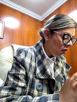 Snapshot of Cata_Office-12 chatting on September 2025 02:16:01 PM Cata Office-12 online show from September 2025 02:16:01 PM