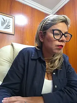 Snapshot of Cata_Office-12 chatting on October 2025 04:24:02 PM Cata Office-12 online show from October 2025 04:24:02 PM