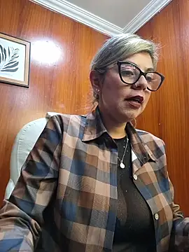 Snapshot of Cata_Office-12 chatting on October 2025 08:02:02 PM Cata Office-12 online show from October 2025 08:02:02 PM