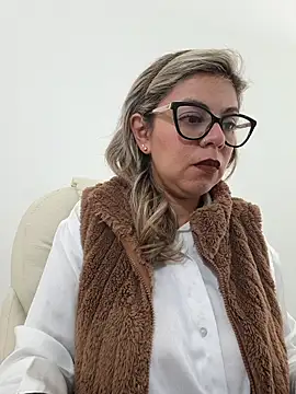 Snapshot of Cata_Office-12 chatting on October 2025 01:24:02 PM Cata Office-12 online show from October 2025 01:24:02 PM