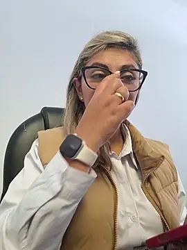 Snapshot of Cata_Office-12 chatting on November 2025 05:01:02 PM Cata Office-12 online show from November 2025 05:01:02 PM