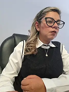 Snapshot of Cata_Office-12 chatting on November 2025 01:54:02 PM Cata Office-12 online show from November 2025 01:54:02 PM