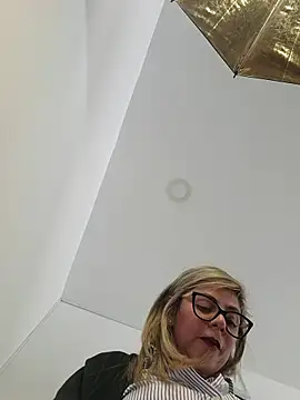 Snapshot of Cata_Office-12 chatting on November 2025 08:20:01 PM Cata Office-12 online show from November 2025 08:20:01 PM