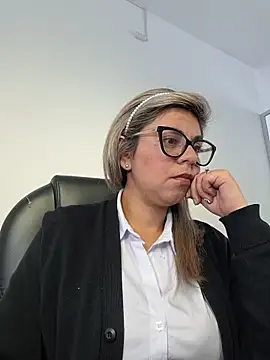 Snapshot of Cata_Office-12 chatting on November 2025 08:20:01 PM Cata Office-12 online show from November 2025 08:20:01 PM