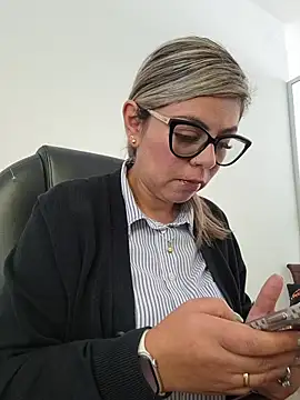 Snapshot of Cata_Office-12 chatting on November 2025 04:09:02 PM Cata Office-12 online show from November 2025 04:09:02 PM