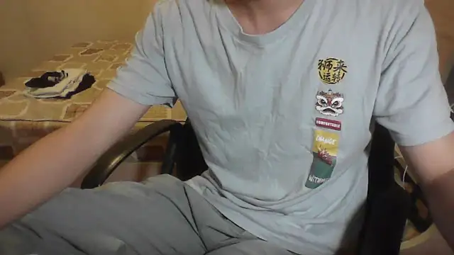 Snapshot of YunheLEE chatting on April 2026 03:35:01 PM YunheLEE online show from April 2026 03:35:01 PM