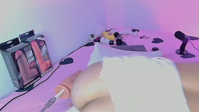 LinayAndValenMVP online show from February 2025 12:29:01 AM