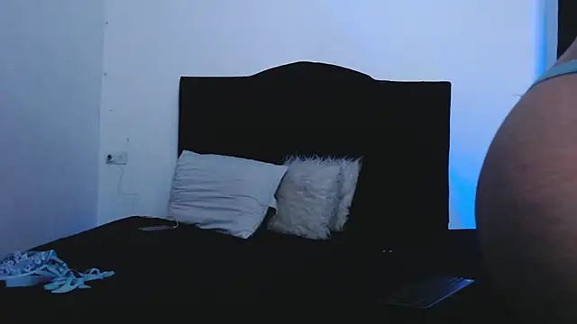 Jennifer Louisee online show from February 2025 07:13:02 AM