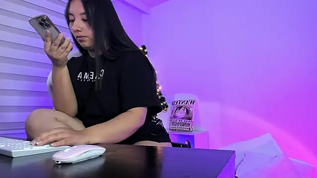 Snapshot of Gaby_Miller22 chatting on December 2024 12:12:02 AM Gaby Miller22 online show from December 2024 12:12:02 AM