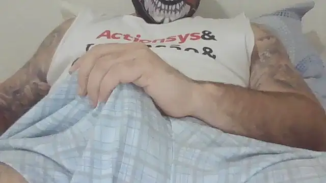 LorddVikingg online show from November 2025 07:18:01 PM