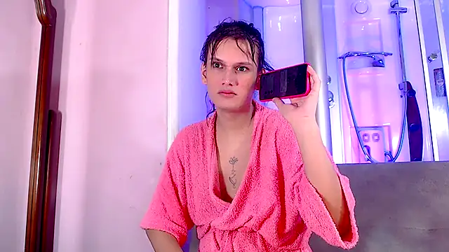 Snapshot of sexy-luna-star-ts chatting on October 2025 11:22:02 PM sexy-luna-star-ts online show from October 2025 11:22:02 PM