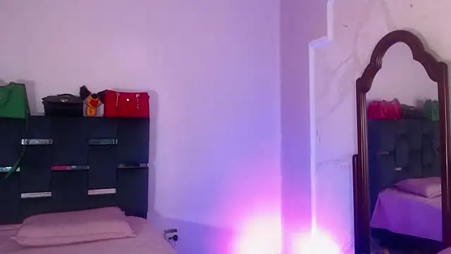 Snapshot of sexy-luna-star-ts chatting on November 2025 09:50:02 PM sexy-luna-star-ts online show from November 2025 09:50:02 PM