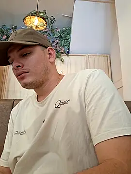  Ottis  online show from November 2025 04:07:02 PM