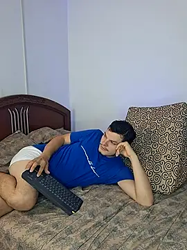 Snapshot of _Ottis_ chatting on March 2026 07:24:02 PM Ottis online show from March 2026 07:24:02 PM