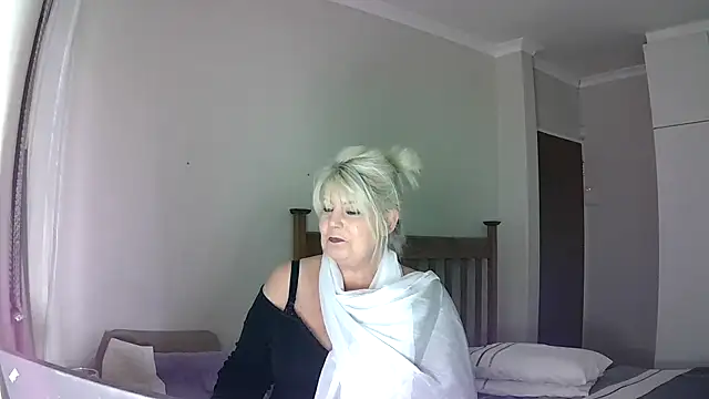 Miahotmilf online show from December 2024 09:09:02 PM