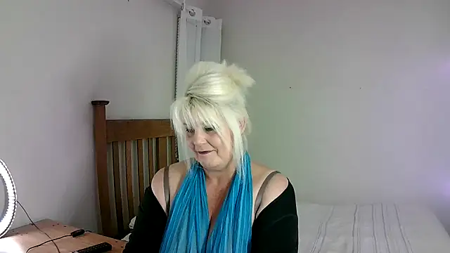 Miahotmilf online show from March 2025 06:21:02 PM