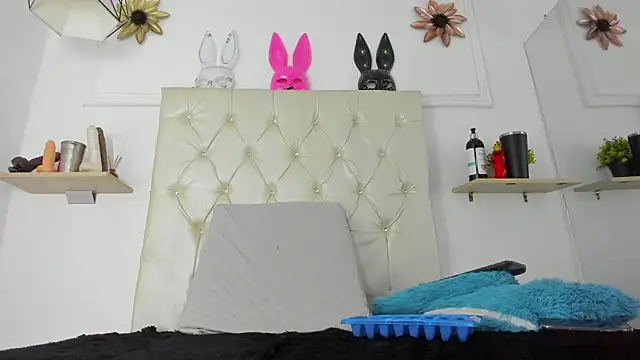 Alexa Smith   online show from January 2025 12:50:02 PM