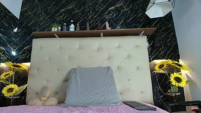 Alexa Smith   online show from October 2025 06:43:01 AM