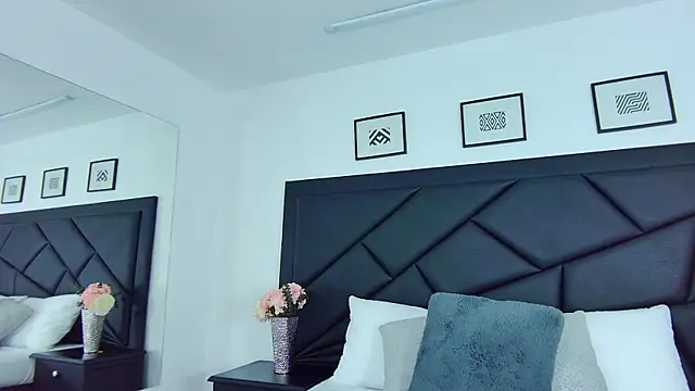 SophieCarther online show from February 2025 04:44:01 PM