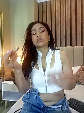 MonicaMoret online show from February 2025 12:09:02 PM