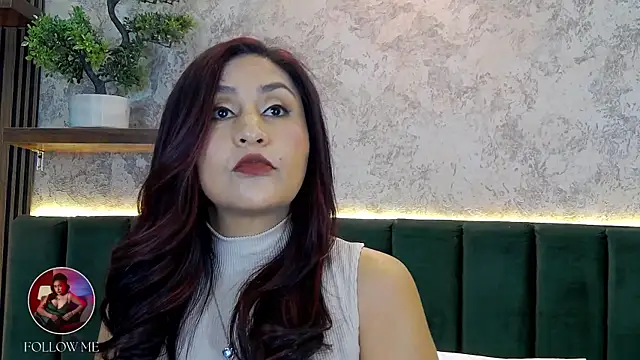 Snapshot of MonicaMoret chatting on May 2026 12:33:01 PM MonicaMoret online show from May 2026 12:33:01 PM