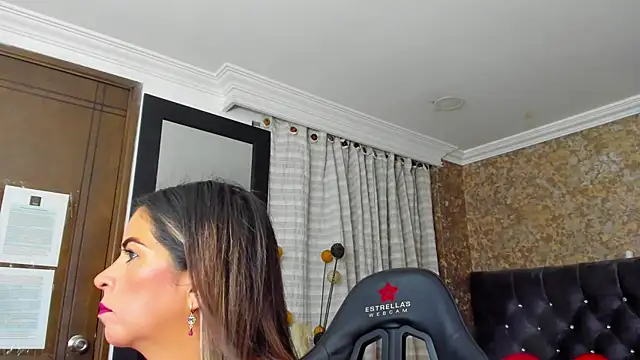 stella xue online show from February 2025 07:50:02 PM