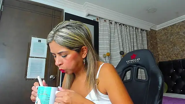 stella xue online show from February 2025 02:09:02 AM