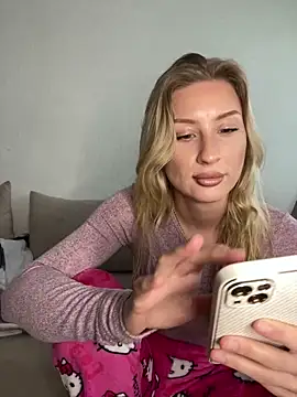 belle98 online show from February 2026 10:09:02 AM