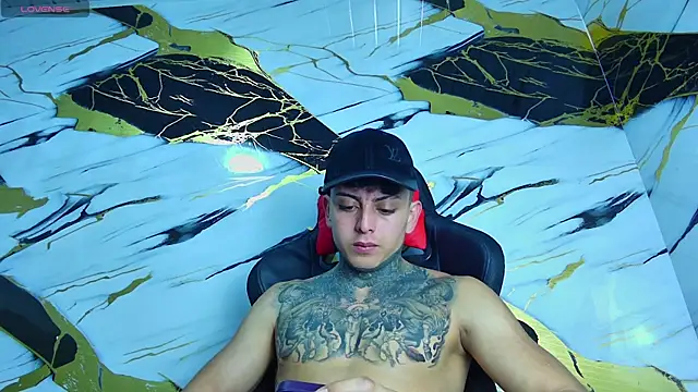 Kevin22 222 online show from March 2025 08:22:01 PM